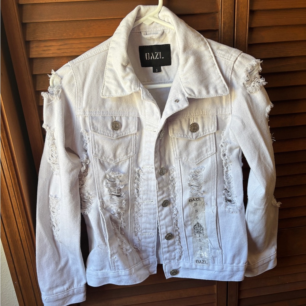 DAZL distressed Jean jacket - small
